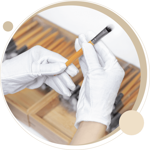 makeup brush inspection